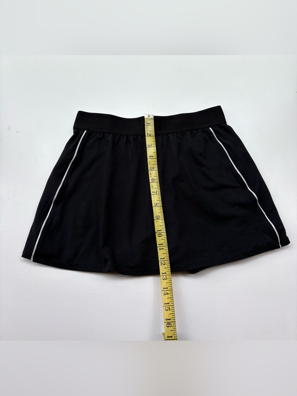 Nike Black Skort with White Piping - Picture 4 of 7
